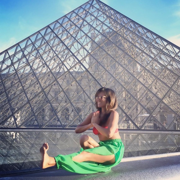 Meet your Posher, Posh Ambassador ! - Picture 3 of 4